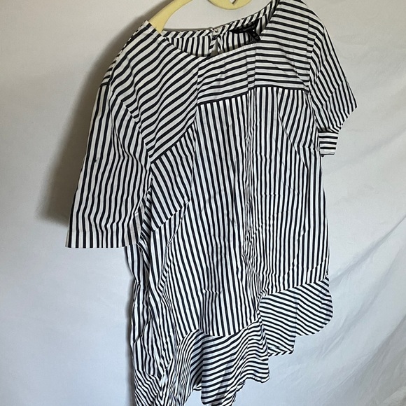 Banana Republic: Striped Black & White Top- M - Picture 6 of 14
